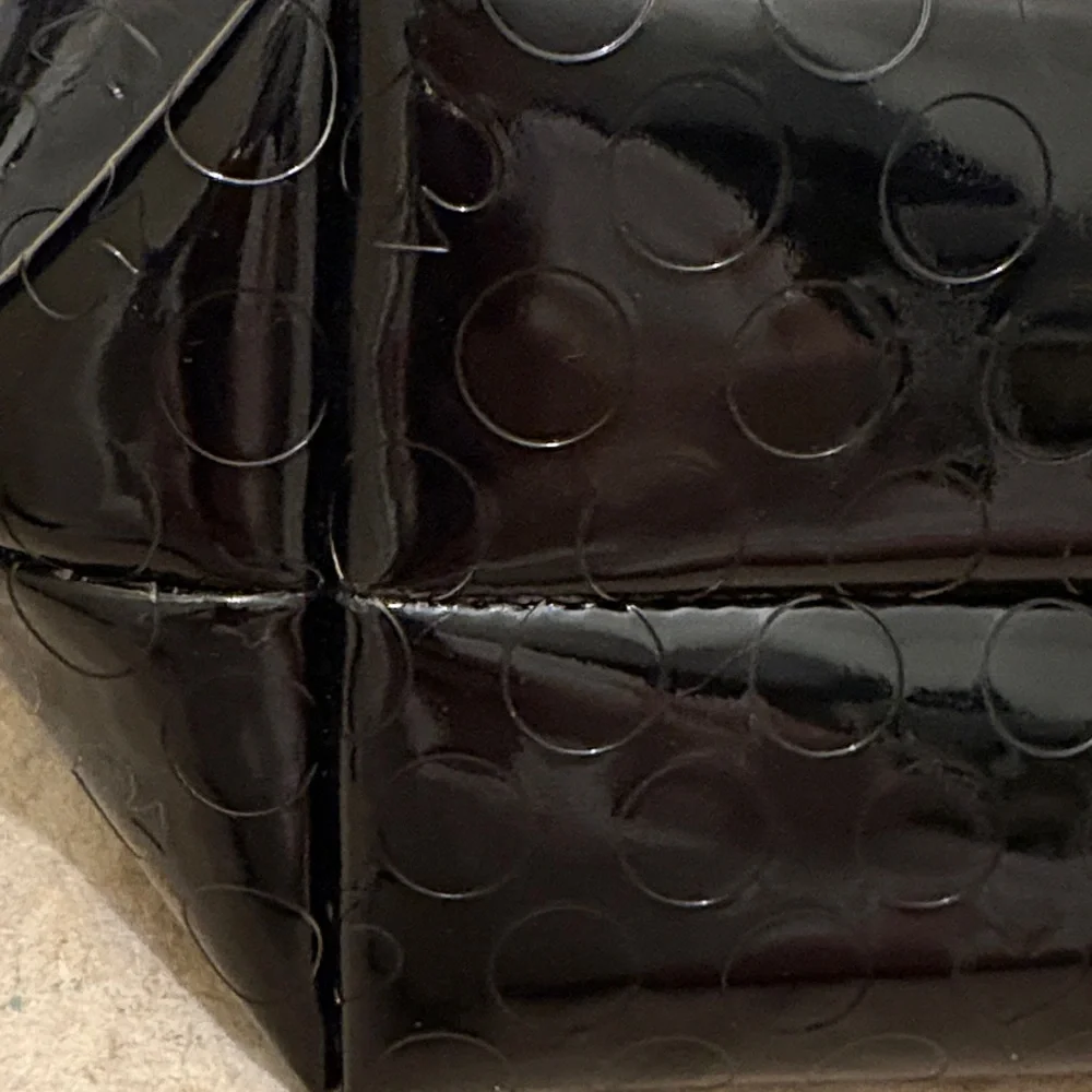 Kate Spade Glossy Black Circle and Spade Pattern Tote Bag w/ callouts - Picture 5 of 16
